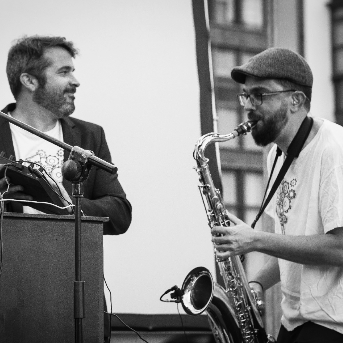 Música para eventos en Cantabria. Música para Bodas en Cantabria, música para fiestas privadas en Cantabria, música para eventos corporativos y organización de espectáculos en Cantabria. Grupos de Música y DJ´s para eventos en Cantabria