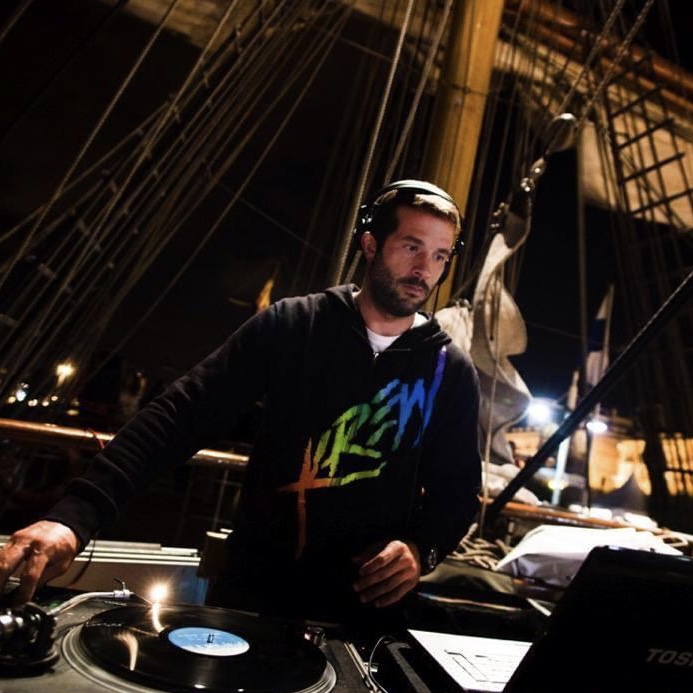 Música para eventos en Cantabria. Música para Bodas en Cantabria, música para fiestas privadas en Cantabria, música para eventos corporativos y organización de espectáculos en Cantabria. Grupos de Música y DJ´s para eventos en Cantabria