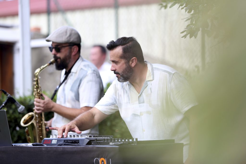 Música para eventos en Cantabria. Música para Bodas en Cantabria, música para fiestas privadas en Cantabria, música para eventos corporativos y organización de espectáculos en Cantabria. Grupos de Música y DJ´s para eventos en Cantabria