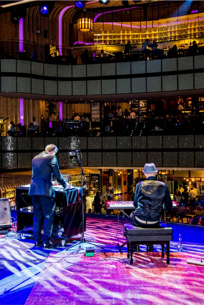 Música para eventos en Cantabria. Música para Bodas en Cantabria, música para fiestas privadas en Cantabria, música para eventos corporativos y organización de espectáculos en Cantabria. Grupos de Música y DJ´s para eventos en Cantabria